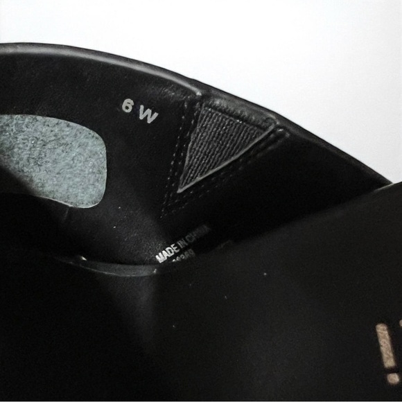 🌻NEW w/box Vaneli Hilde Black Leather Cross Band Low Wedge Slides Size 6W WIDE - Picture 8 of 14